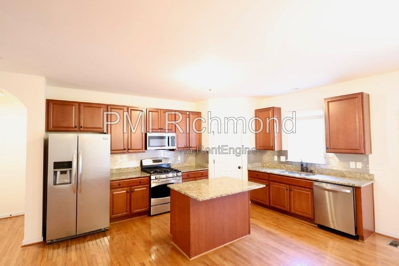 4707 Brydes Ln - Photo 6 of 29