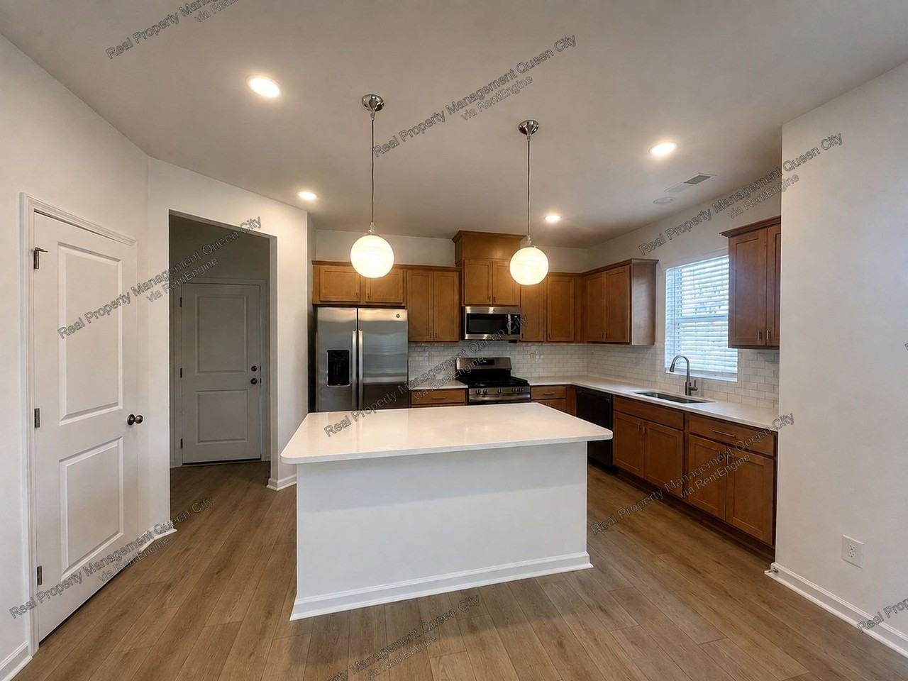 3105 Lilac Grove Dr - Photo 2 of 21