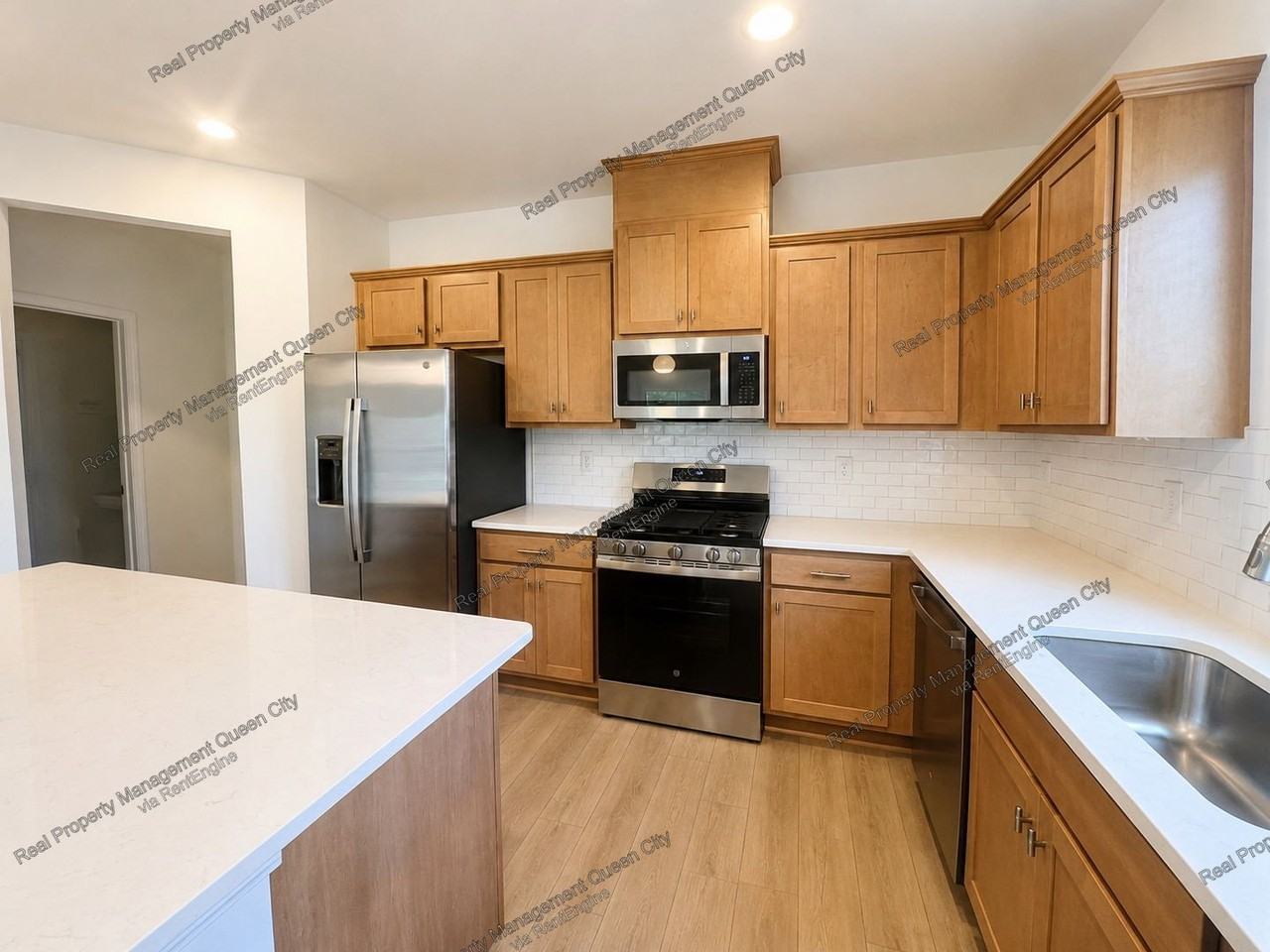 3105 Lilac Grove Dr - Photo 3 of 21