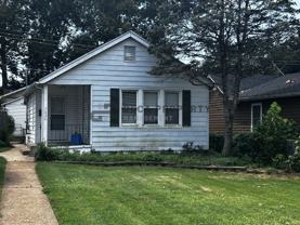 7026 Bancroft Ave - Photo 1 of 1