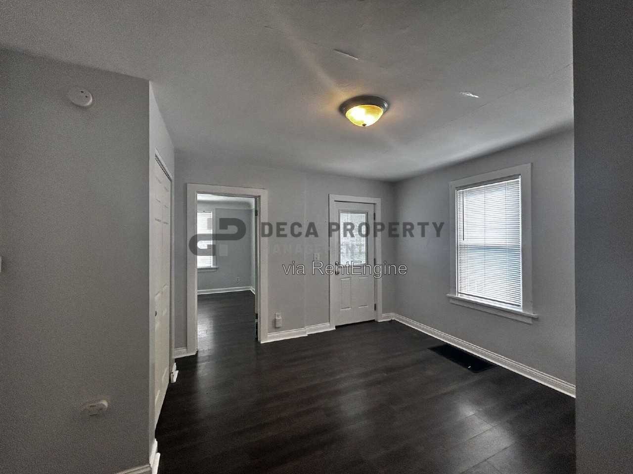 7026 Bancroft Ave - Photo 4 of 13
