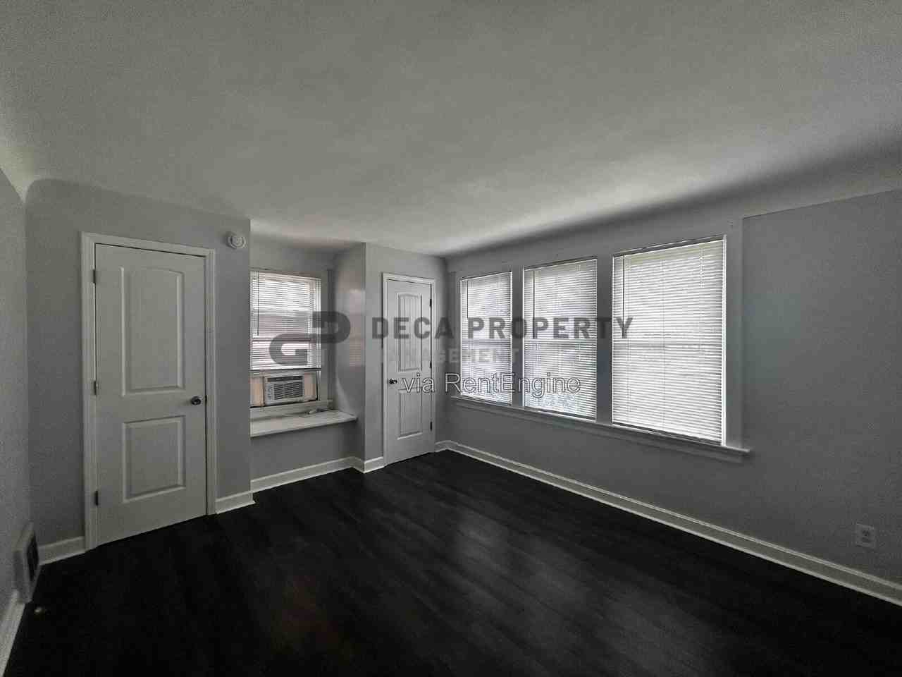 7026 Bancroft Ave - Photo 7 of 12