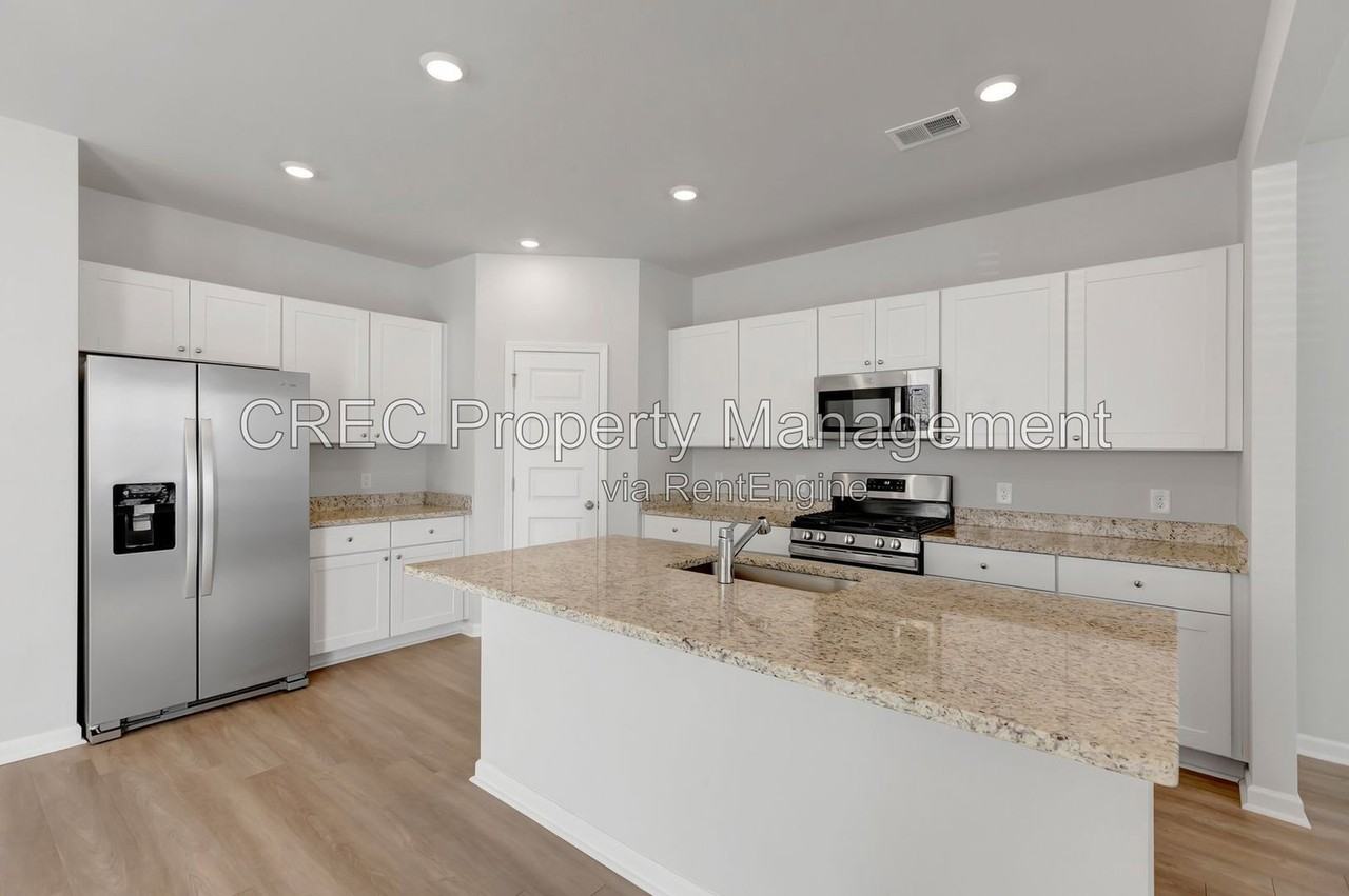 1465 Central Ave - Photo 3 of 28