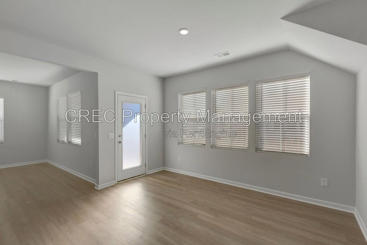 1465 Central Ave - Photo 6 of 28