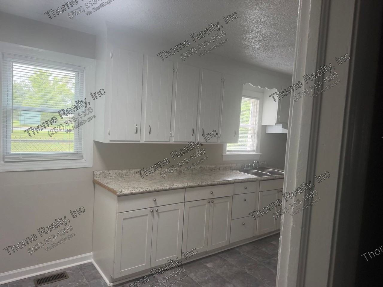 346 Paul St - Photo 2 of 11