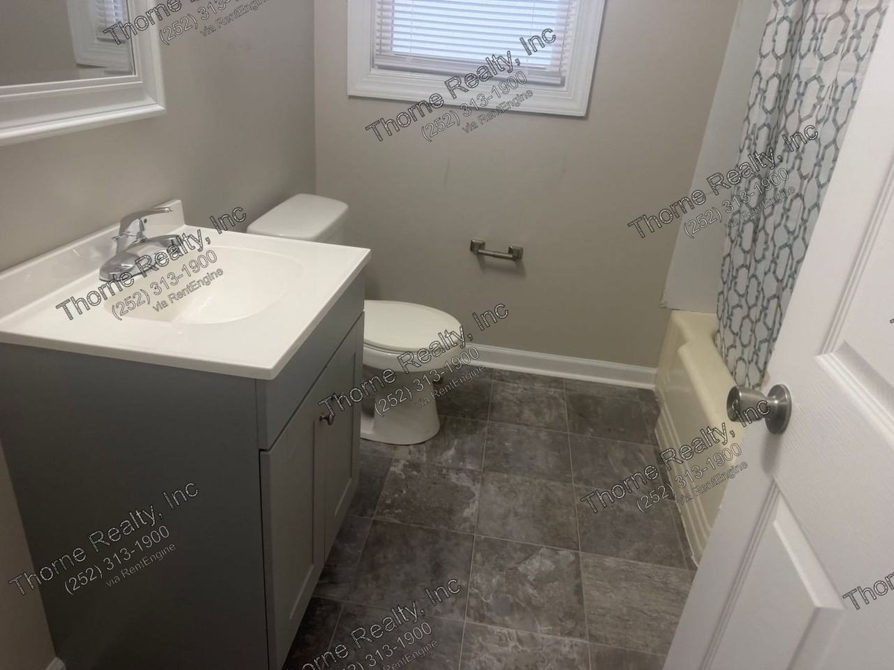 346 Paul St - Photo 3 of 11
