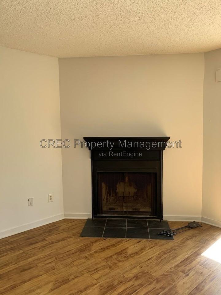 2736 Jobee Dr #3 - Photo 4 of 19