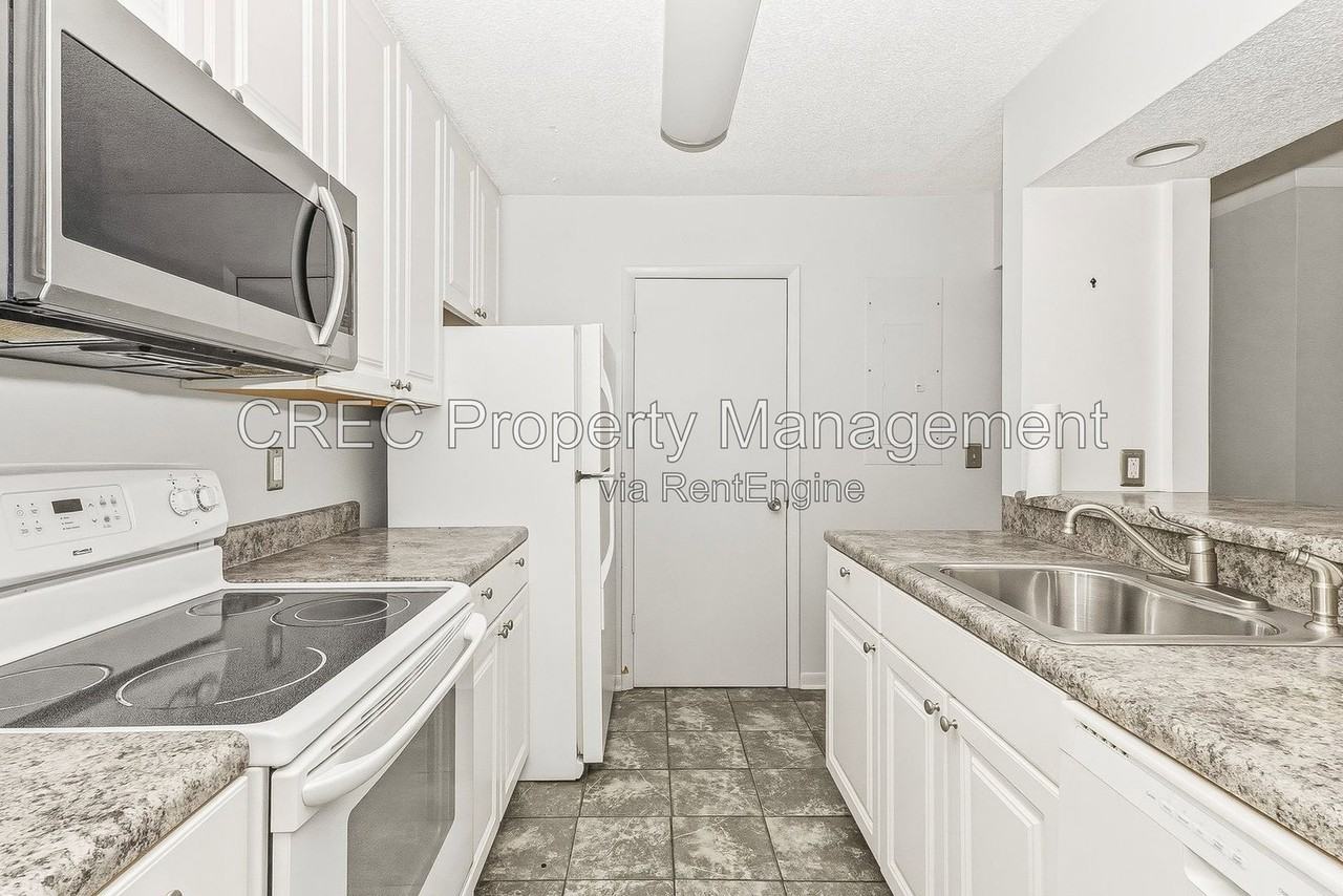2173 Spoleto Ln E - Photo 2 of 15