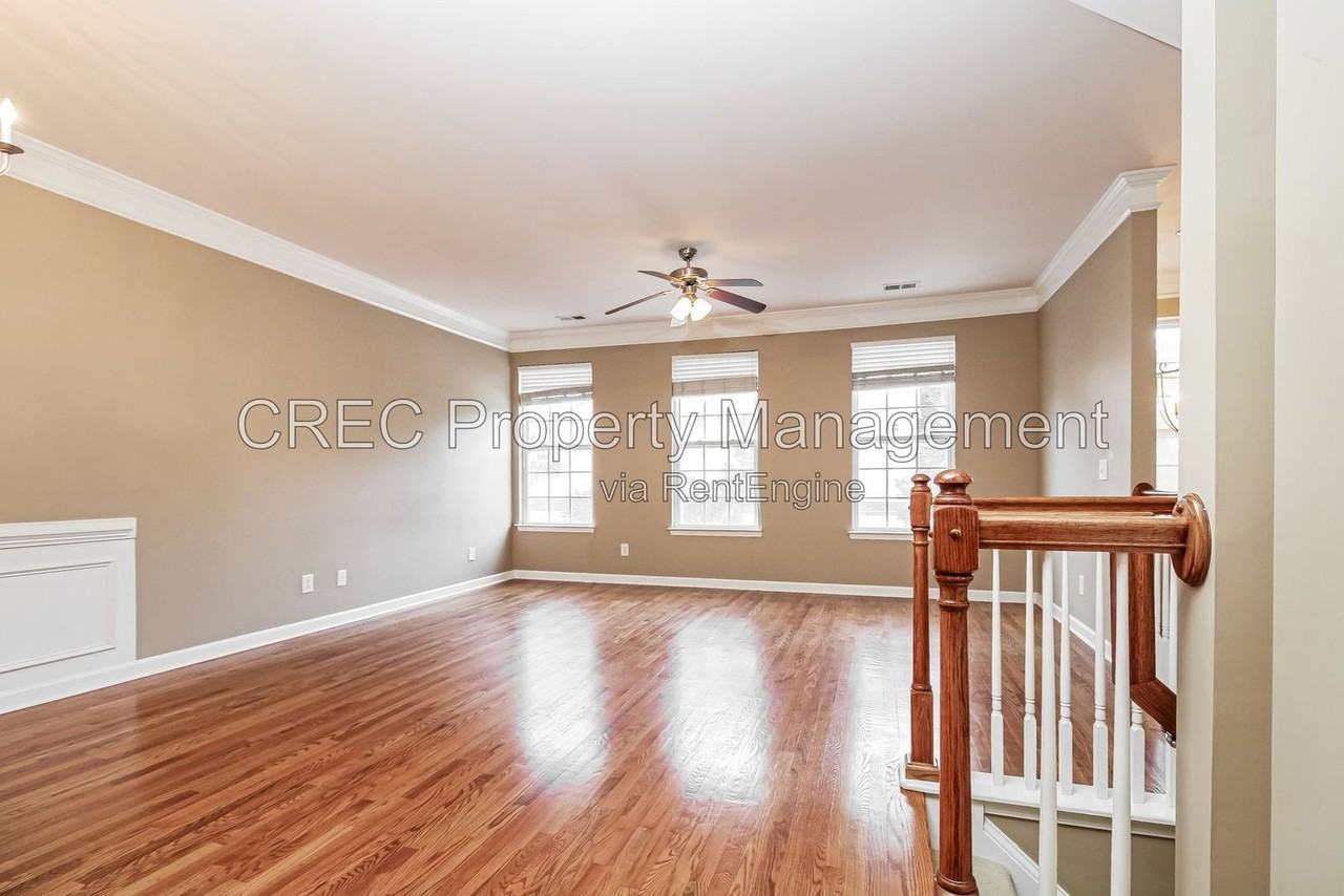 3533 Claremont St - Photo 4 of 27
