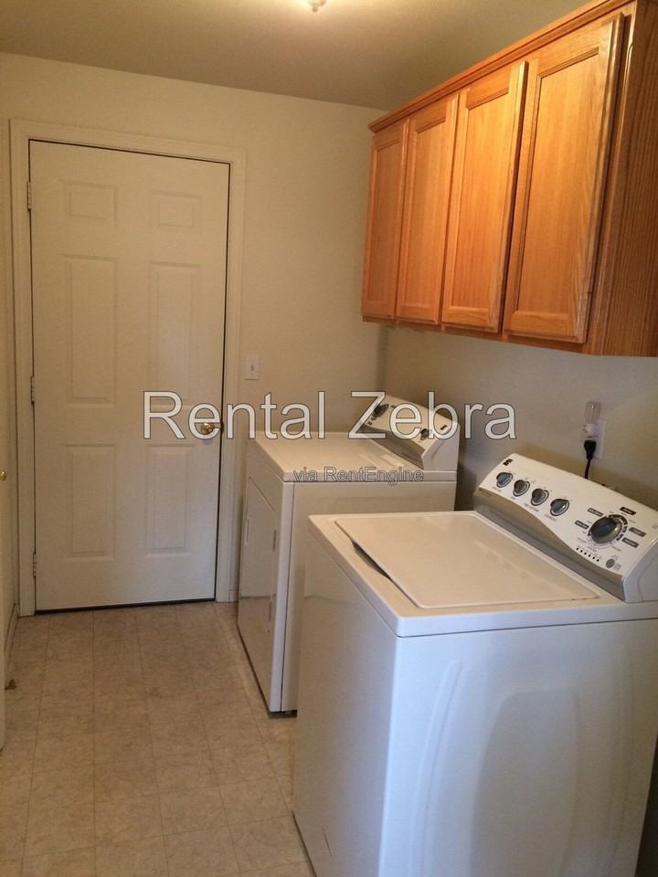 2279 Ne Cherry Loop - Photo 6 of 20