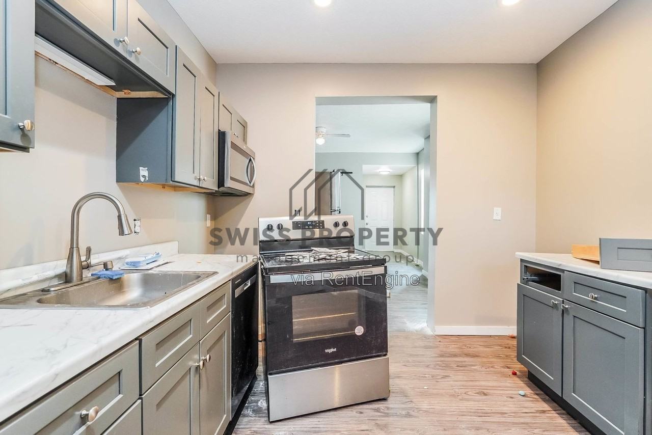 69 Chicago Ave - Photo 7 of 15