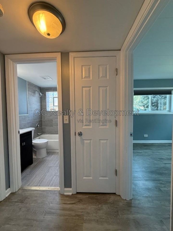 342 Wilson Ave #342A - Photo 7 of 12