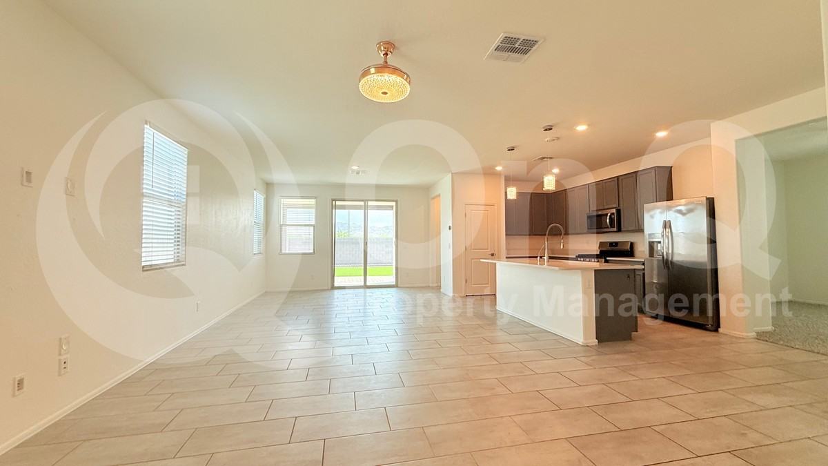 2435 W Kowalsky Ln - Photo 2 of 20