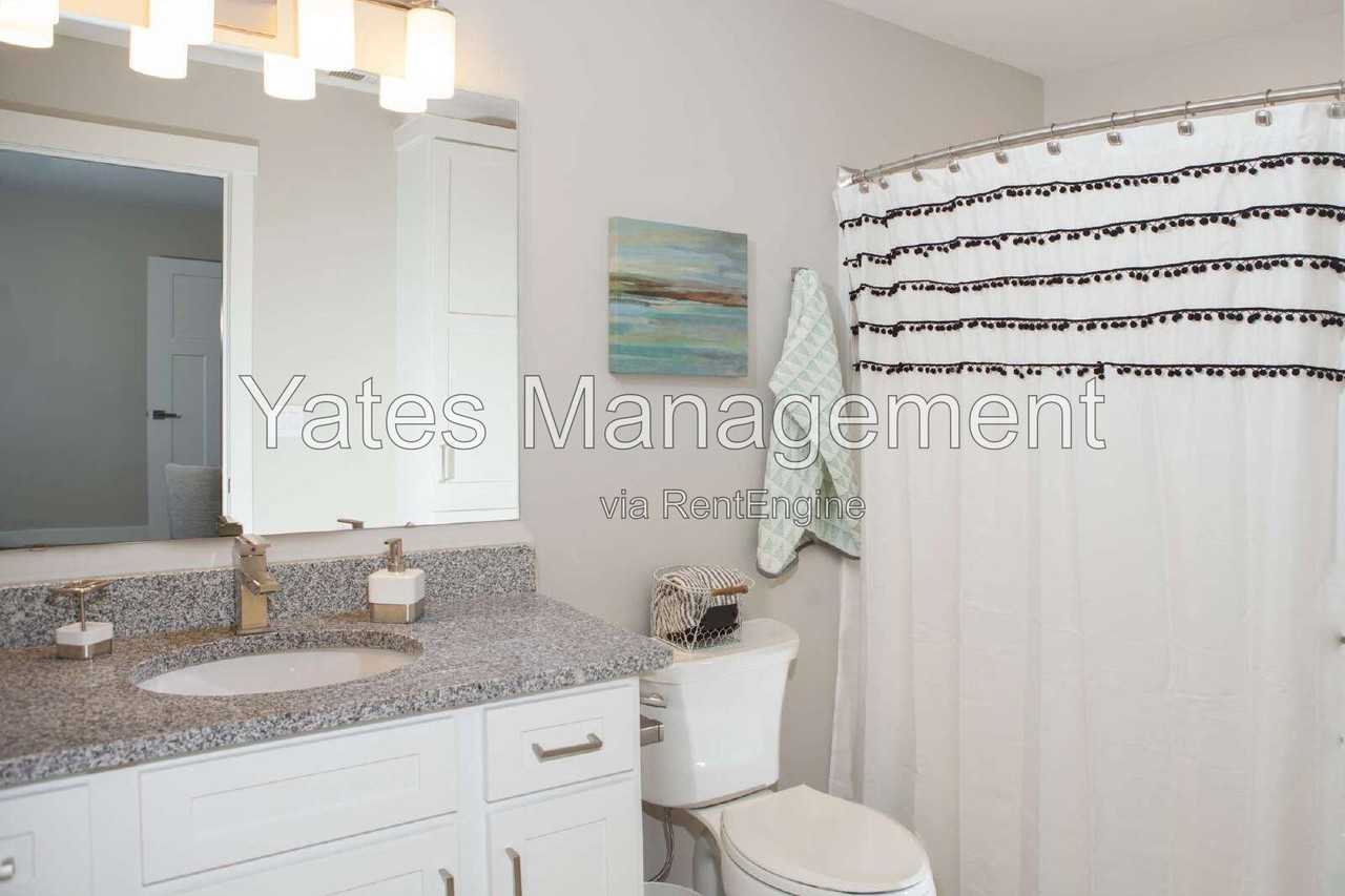 105 Colonial Dr - Photo 7 of 25