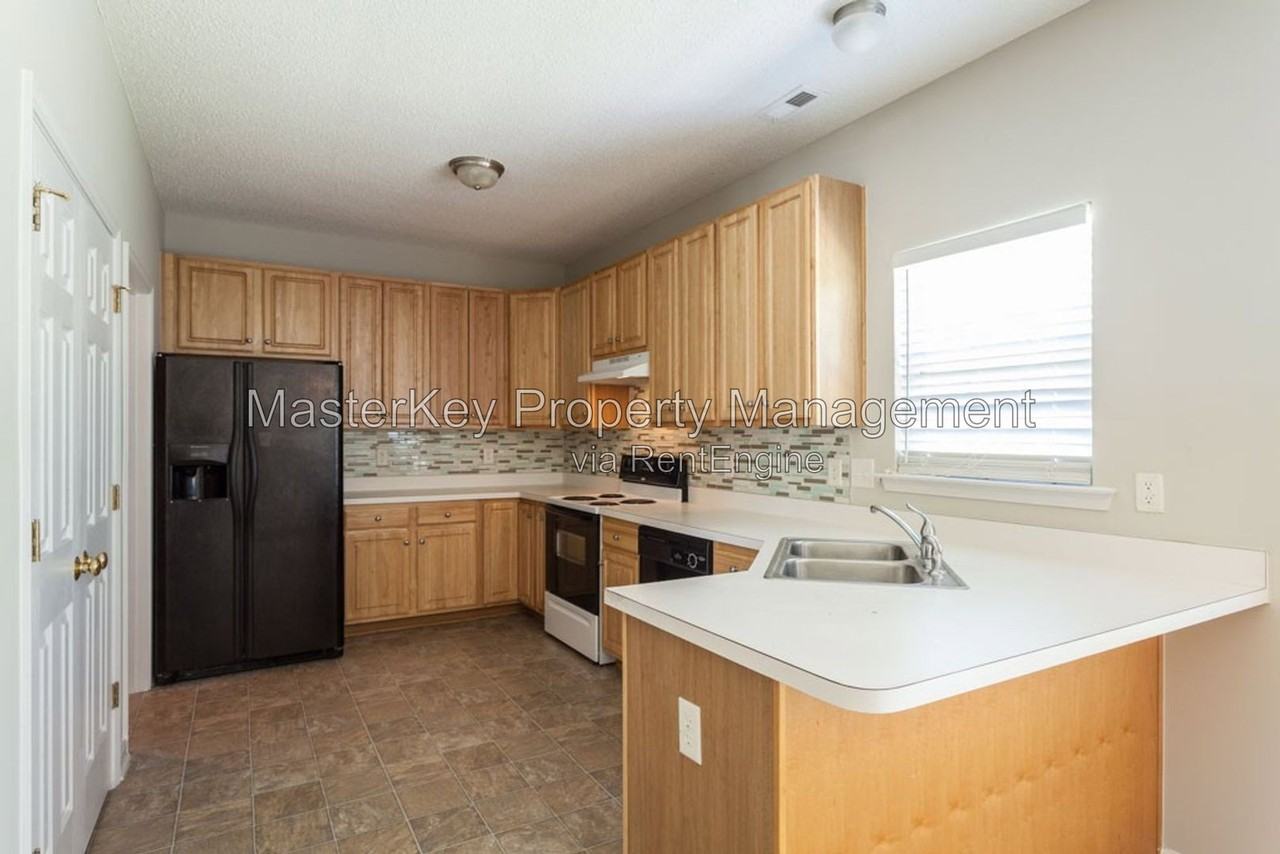 6925 Paint Rock Ln - Photo 5 of 18