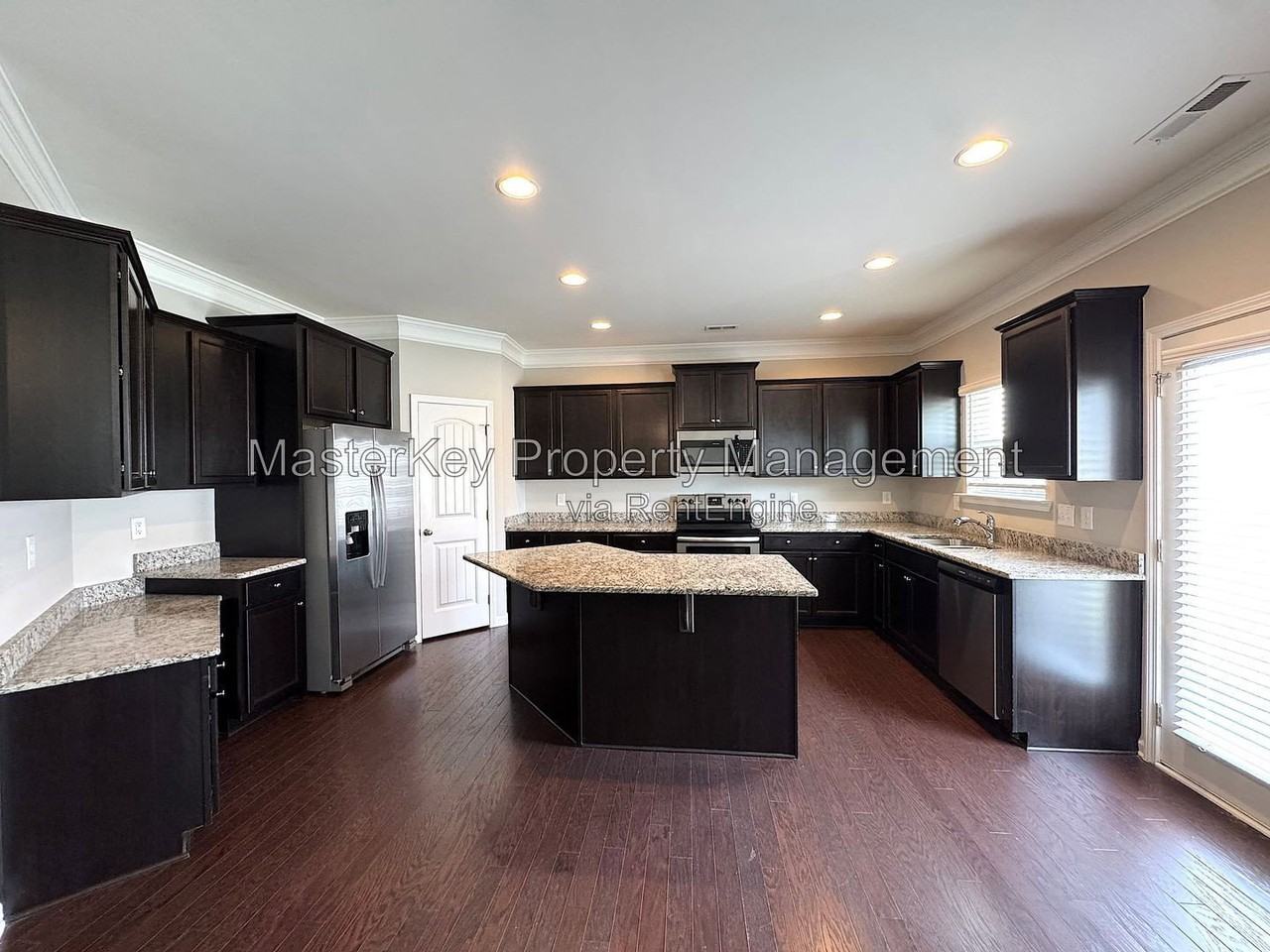 6821 Resting Grove Rd - Photo 2 of 37