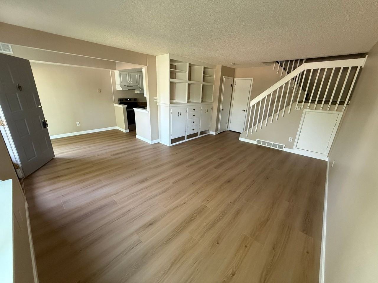 4237 Monroe Dr #B - Photo 2 of 14