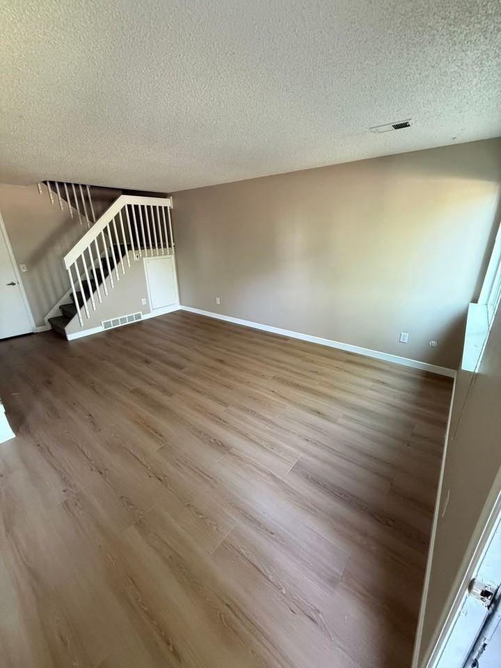 4237 Monroe Dr #B - Photo 3 of 14