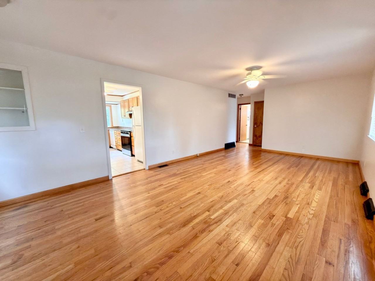 7860 Sequoia Ct - Photo 2 of 20
