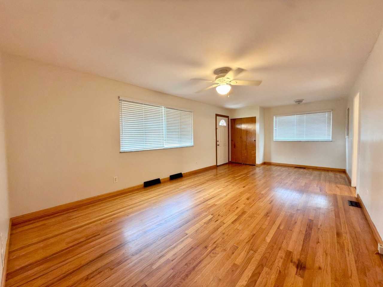 7860 Sequoia Ct - Photo 3 of 20