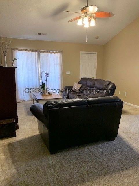 5024 Holdsworth Dr - Photo 2 of 10