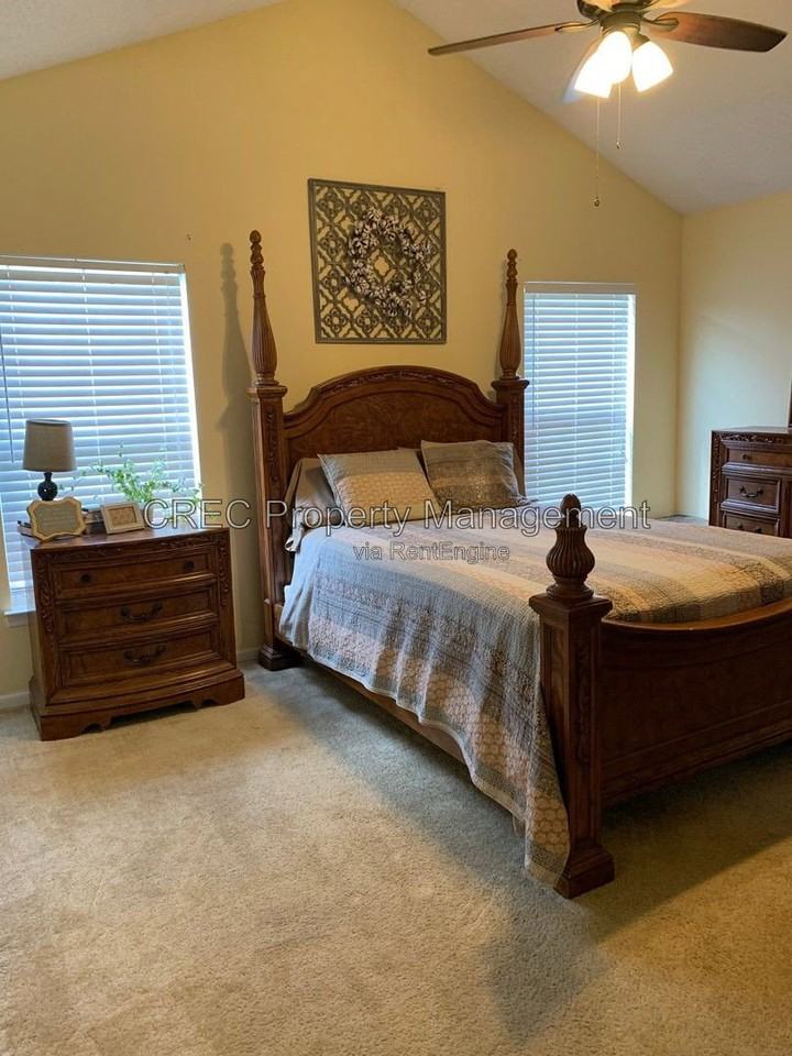 5024 Holdsworth Dr - Photo 4 of 10