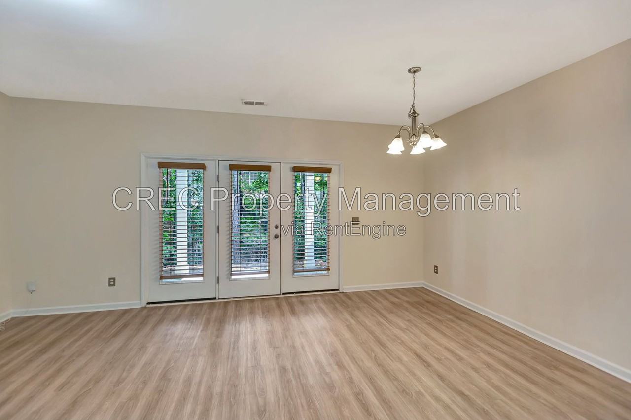 140 Buchanan Cir - Photo 7 of 24