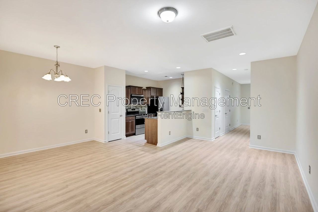 140 Buchanan Cir - Photo 4 of 24