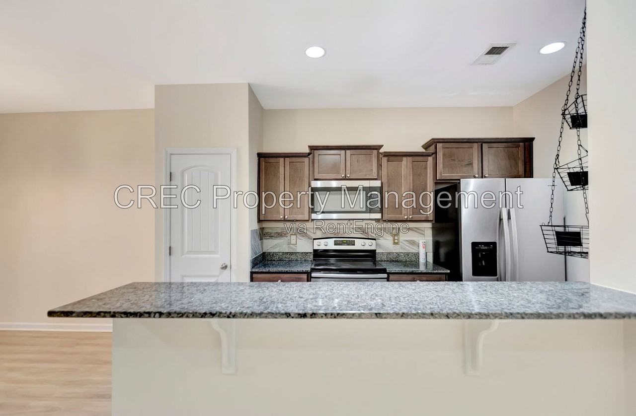 140 Buchanan Cir - Photo 3 of 24