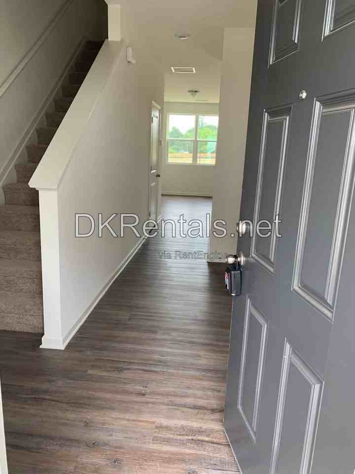 242 Grand Central Way - Photo 2 of 10