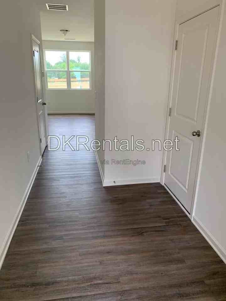 242 Grand Central Way - Photo 3 of 10