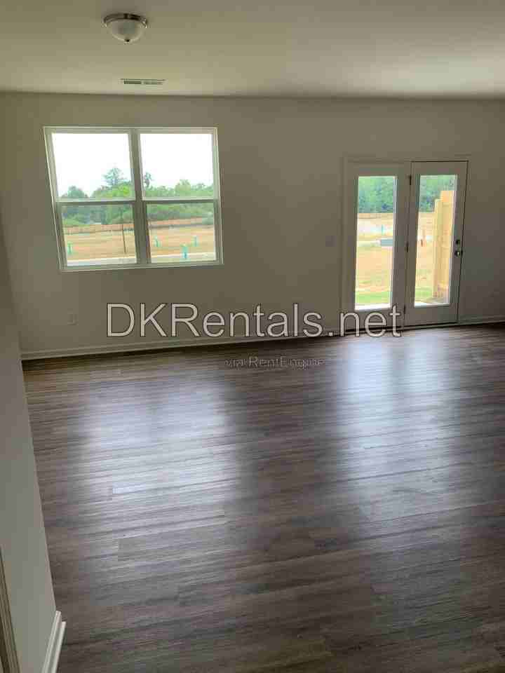 242 Grand Central Way - Photo 4 of 10