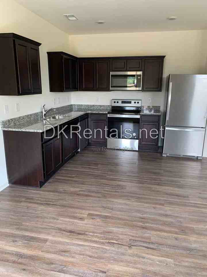 242 Grand Central Way - Photo 6 of 10