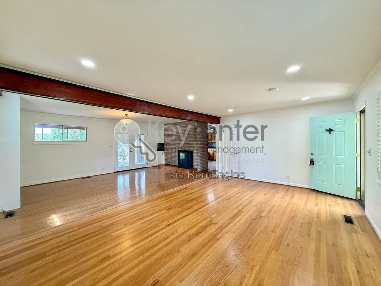 1406 Highland Way - Photo 4 of 31