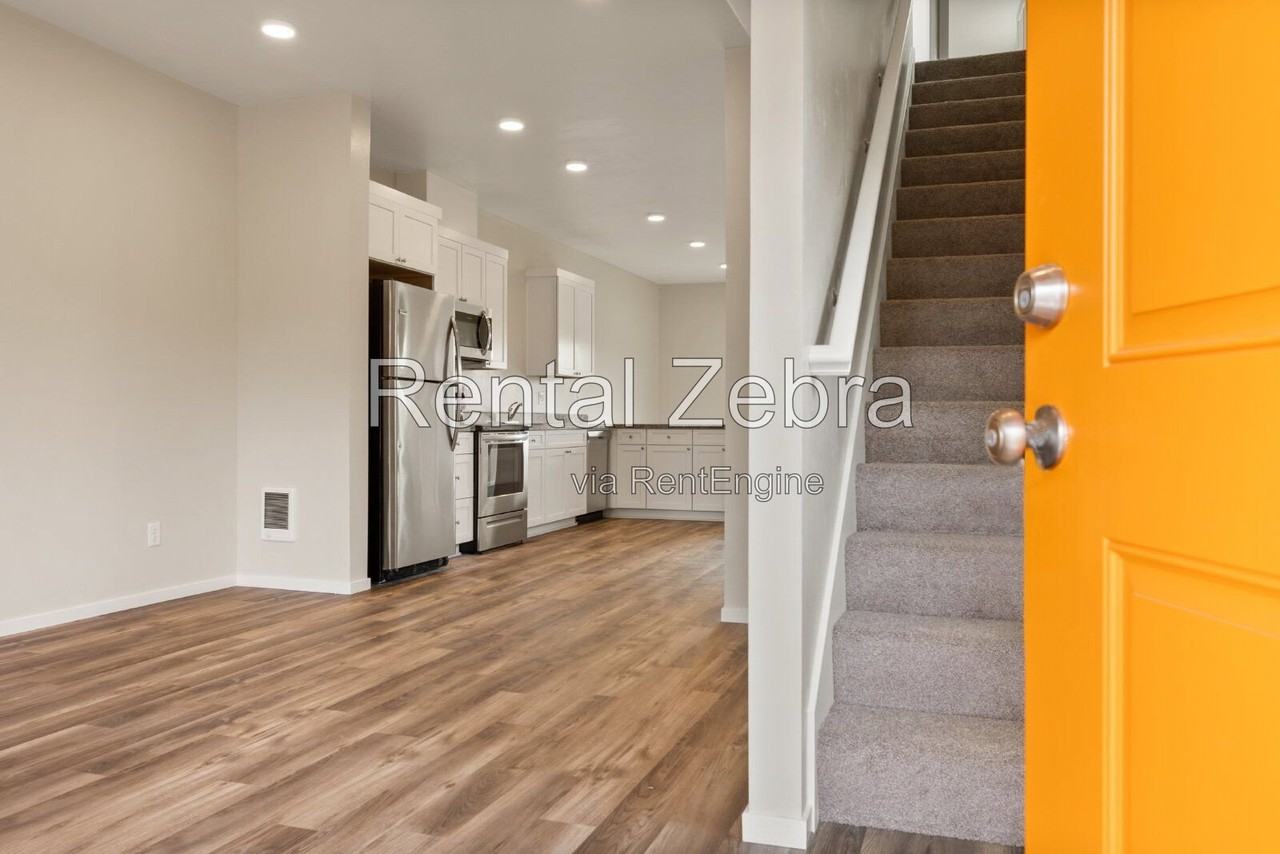 1684 Sw Salmon Ave - Photo 2 of 27