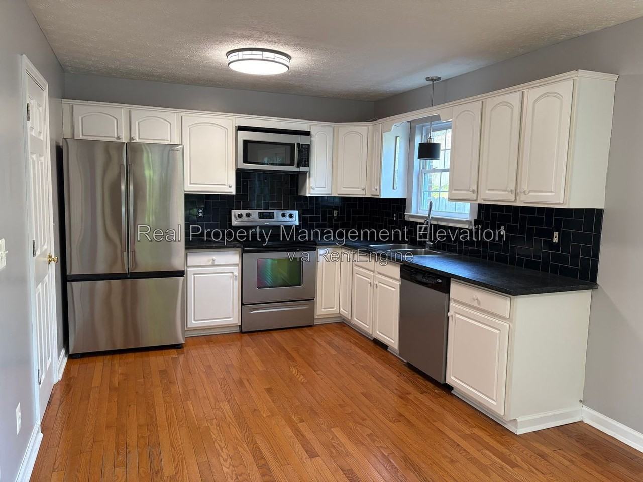 2027 Harvest Dr - Photo 4 of 16