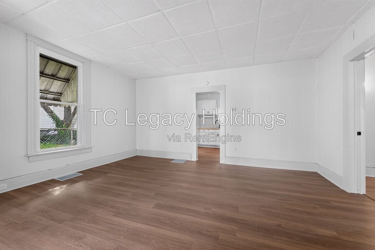 502 Cottage Ave - Photo 7 of 35