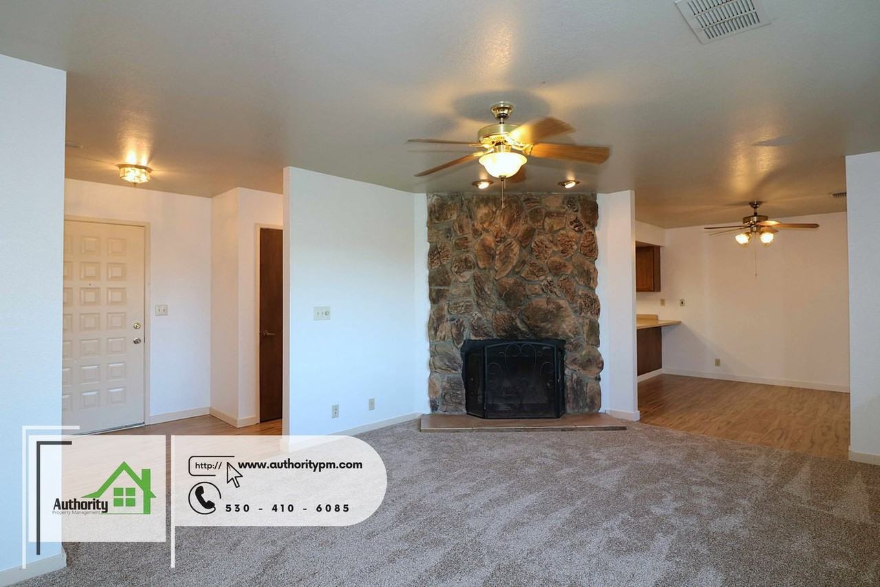 3751 Harrow Ct - Photo 6 of 21