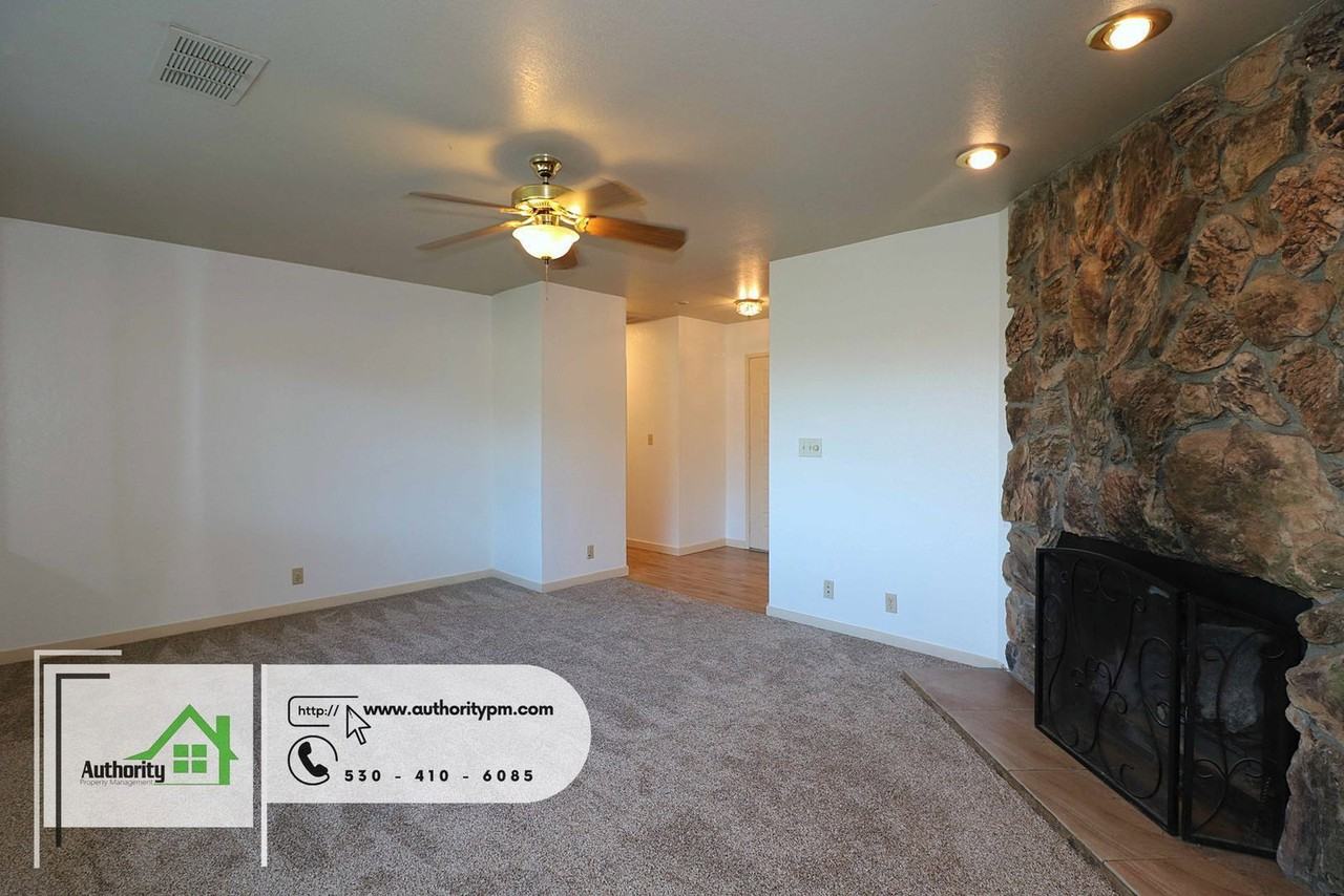 3751 Harrow Ct - Photo 7 of 21