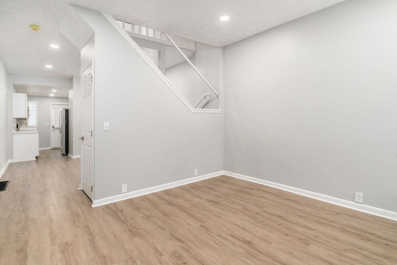 416 E Mithoff St - Photo 7 of 11