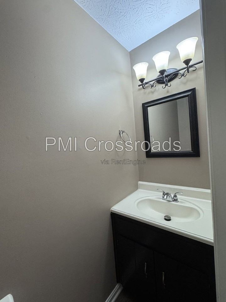 7483 Peachmont Ave Nw - Photo 5 of 24