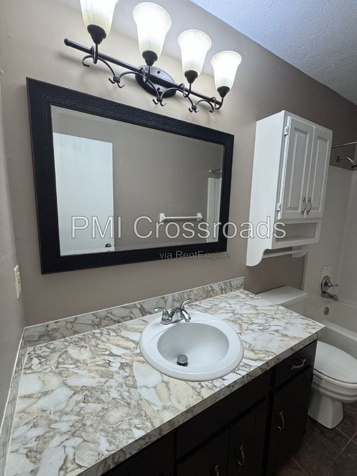 7483 Peachmont Ave Nw - Photo 7 of 24