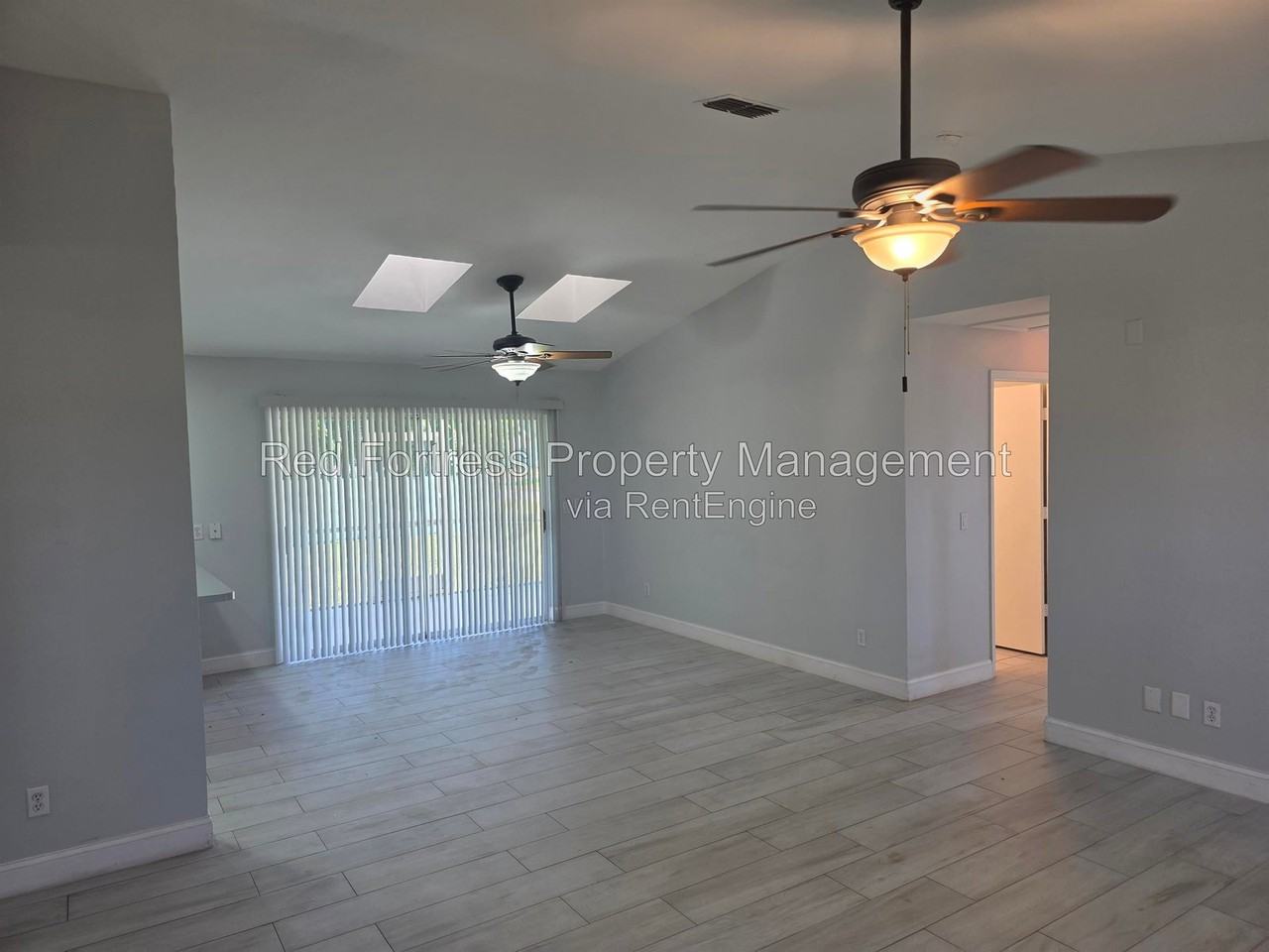 1203 Sw 34th St - Photo 4 of 5