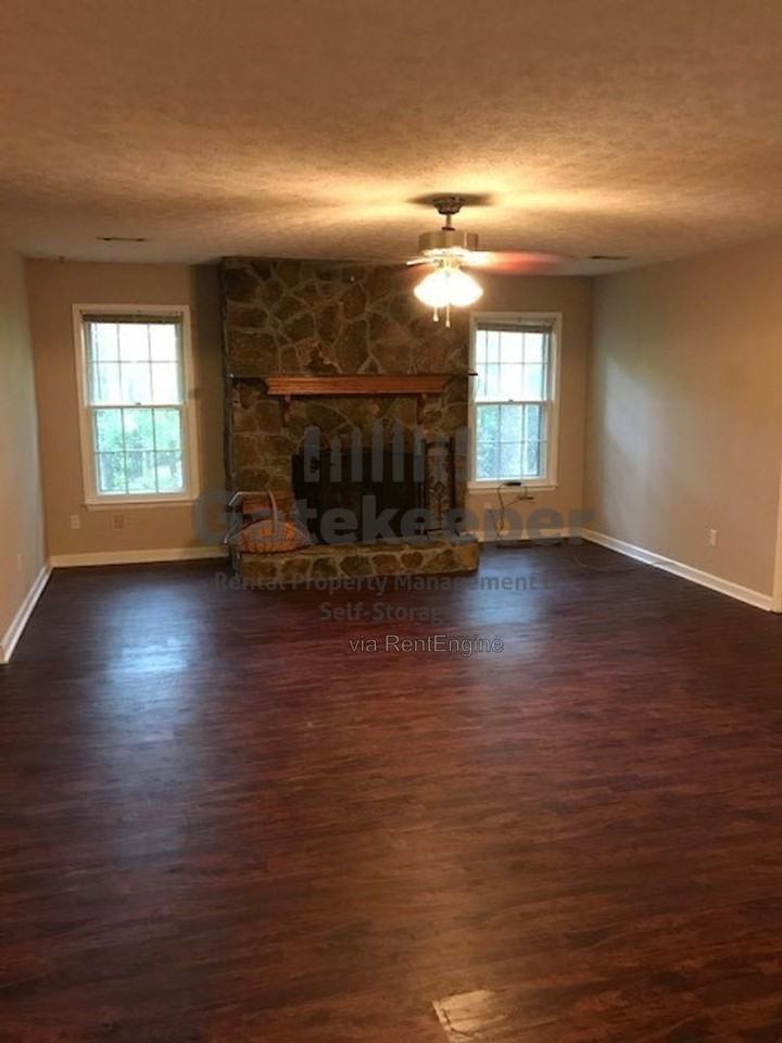 207 Meadow Run - Photo 2 of 11