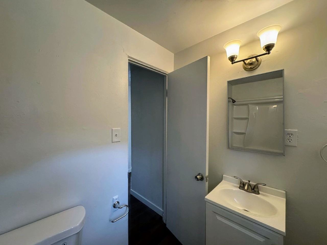 1413 Boston St - Photo 6 of 9