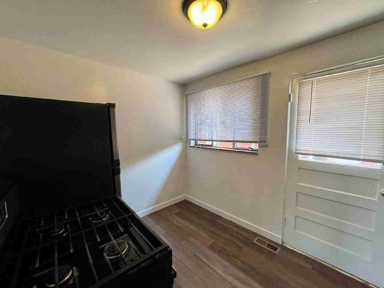 1413 Boston St - Photo 7 of 9
