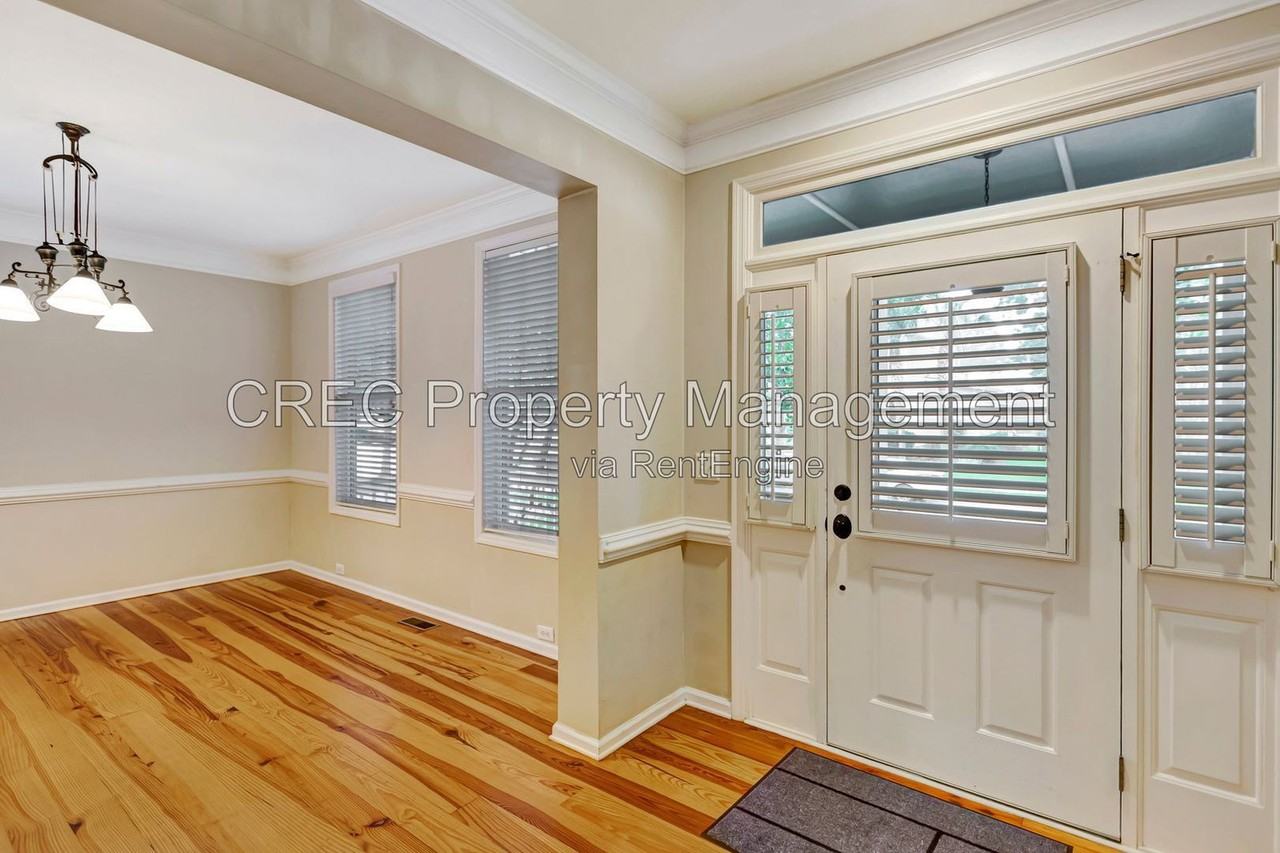 1071 Barfield St - Photo 6 of 41