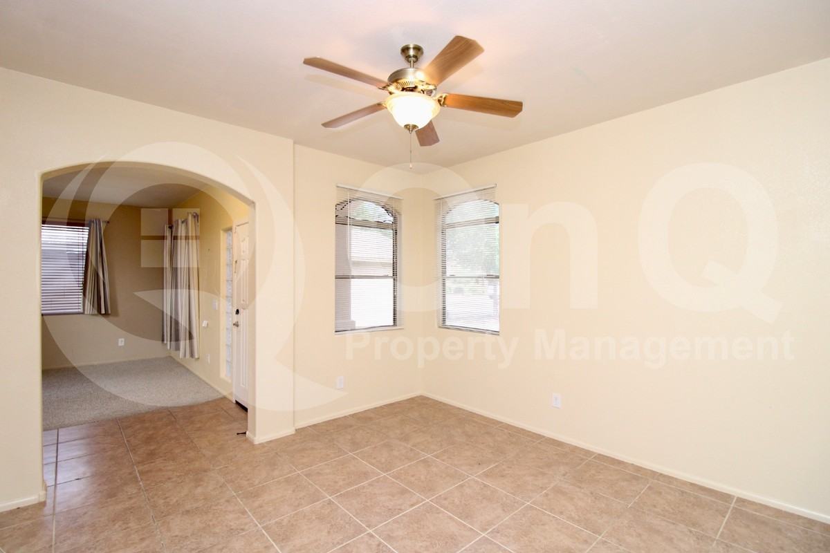 226 E Clairidge Dr - Photo 6 of 26