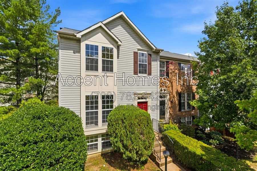 6514 Osprey Point Ln - Photo 2 of 34