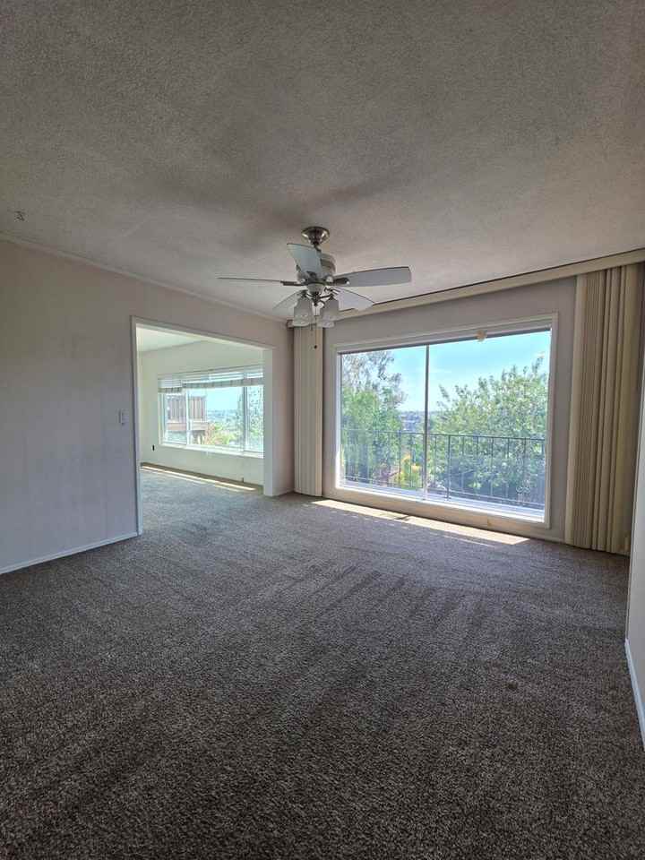 6437 Elmhurst Dr - Photo 7 of 19